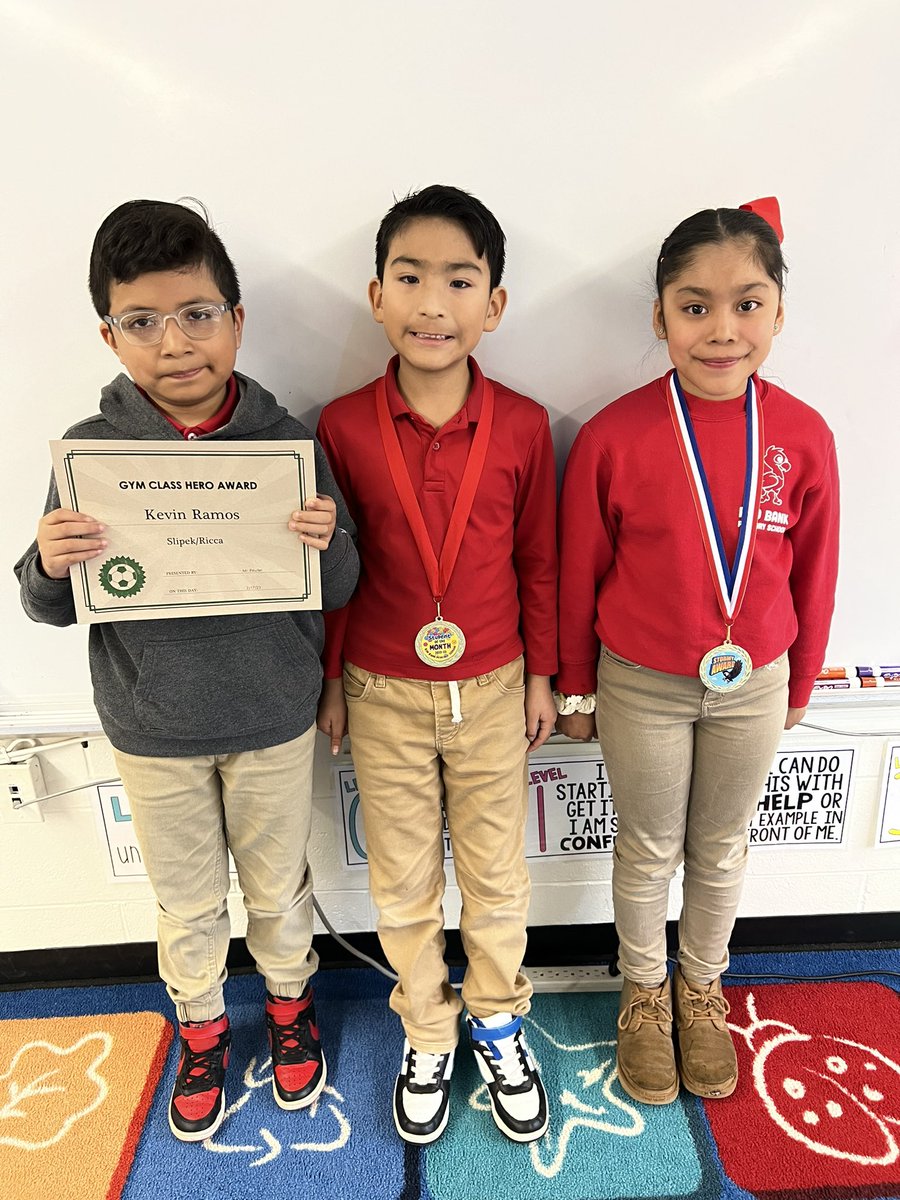 MrsSlipek_RBPS's tweet photo. Congratulations to these amazing students! #GymClassHero #StudentoftheMonth #StormyAward π
We love seeing those smiles walk up on stage! @Mrs_Ricca @rbpsEAGLES https://t.co/IB7ykkNk5S