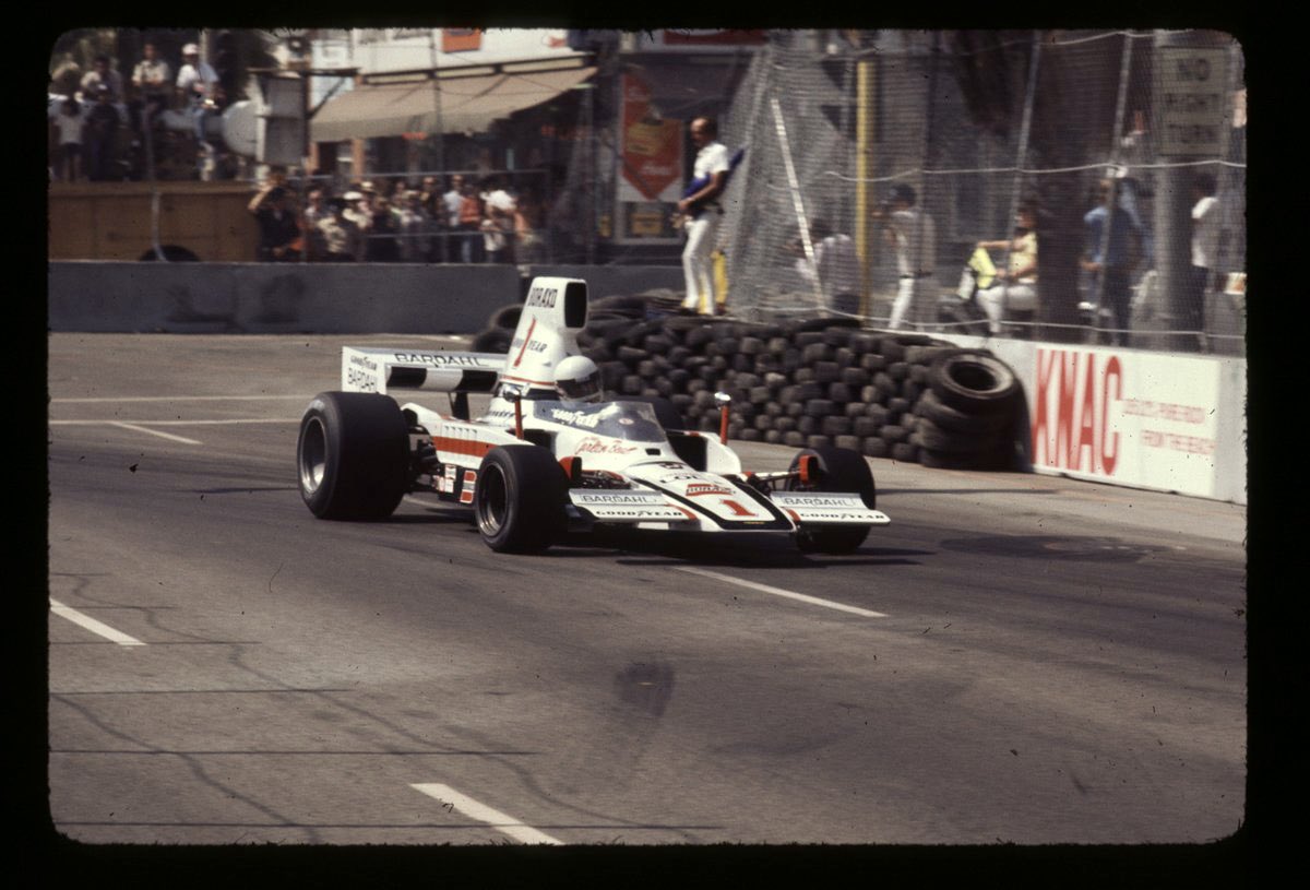 GPLongBeach's tweet photo. #FlashbackFriday 

On September 28, 1975, the Long Beach Grand Prix had its inaugural run as a Formula 5000 race. An estimated 65,000 spectators saw Englishman Brian Redman clinch the title in #1 with a nearly 30-second lead crossing the finish line.

#Formula5000 #HistoryLesson https://t.co/JvNblCRga8