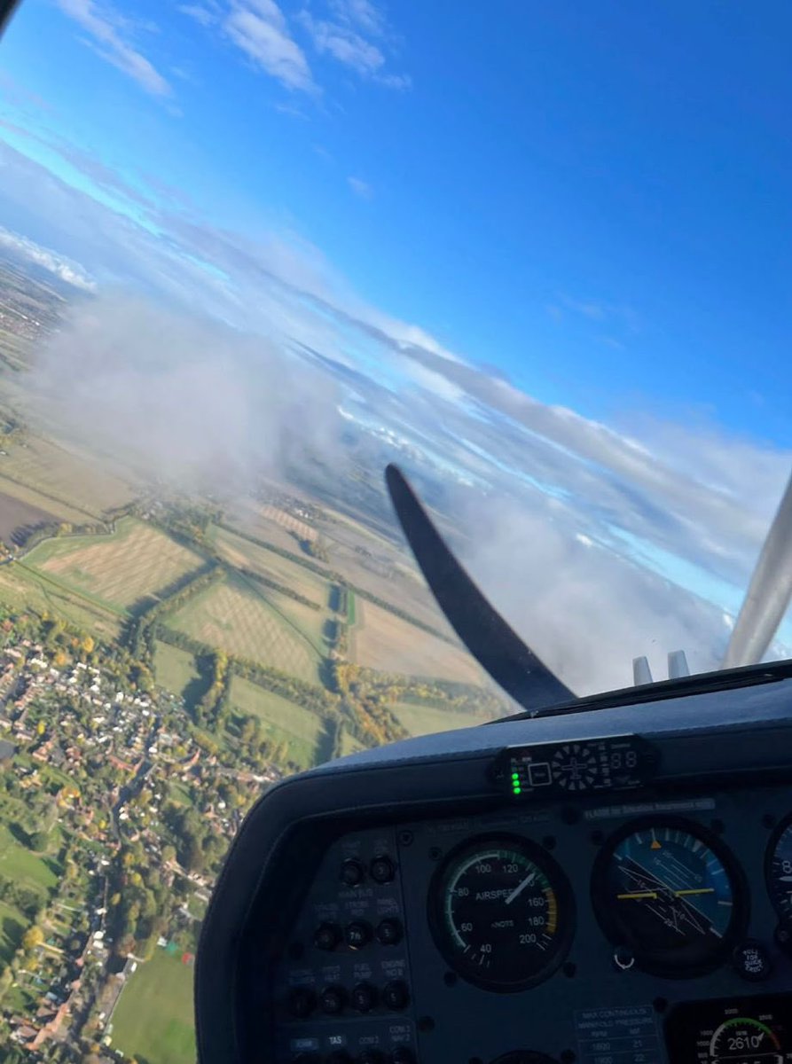 HeathrowCCF's tweet photo. October 2022 flying was a success! Our cadets are looking forward to flying again in March!!! https://t.co/eLPljauAz3