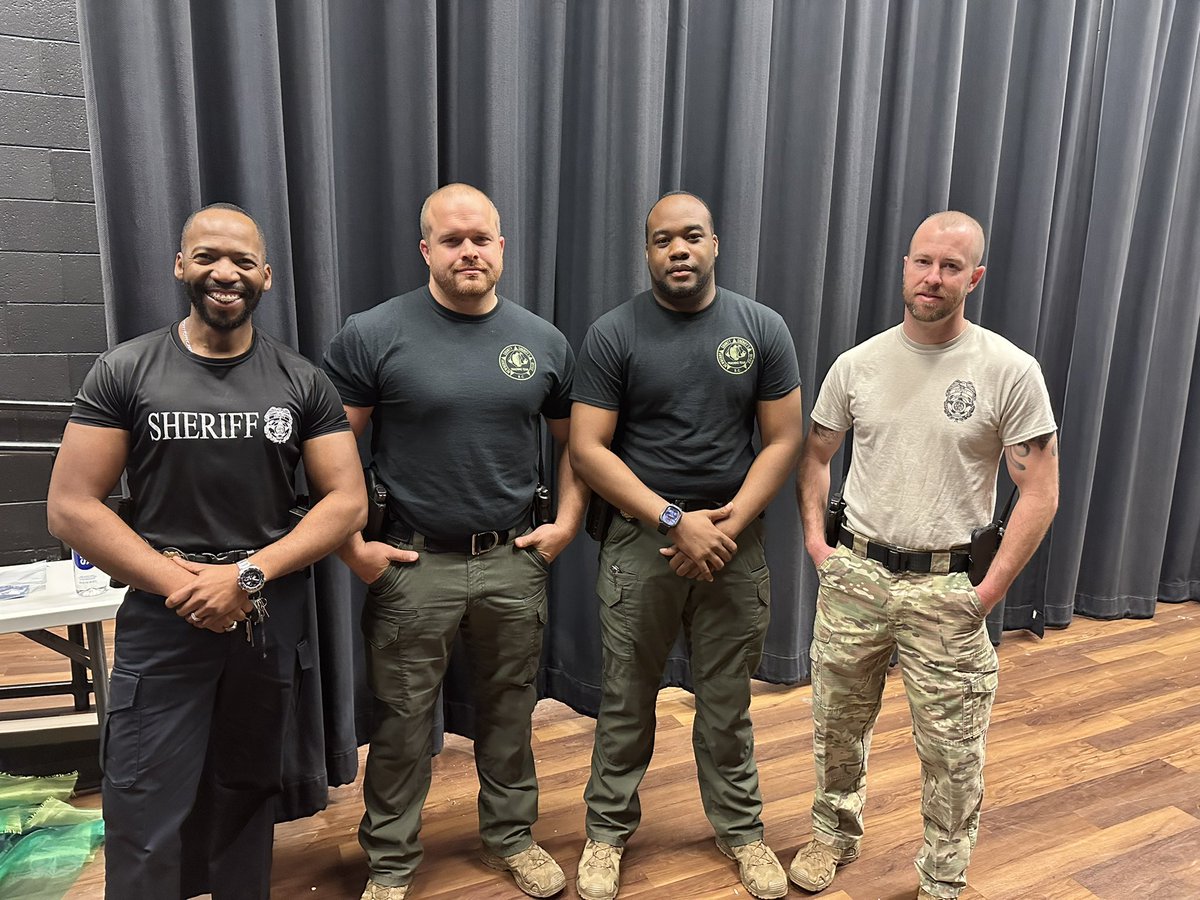 Newberry_HS's tweet photo. We had a great Professional Development Day at @Newberry_HS.

We started our morning with a presentation from the Newberry County Sheriff's Office on CBD, THC, and other drug infused products to help us understand what to look for when identifying these products.

#DOMINATE https://t.co/hBOLRkIfVU