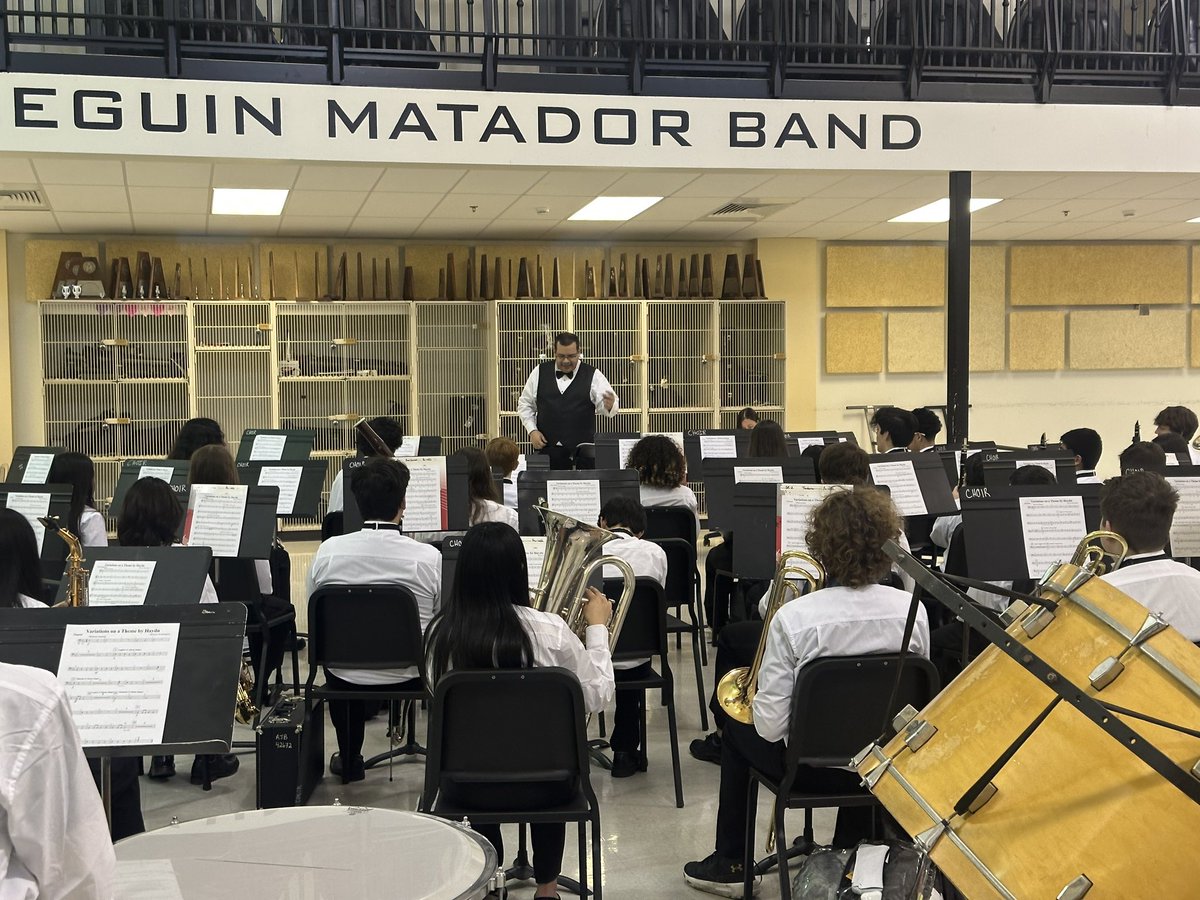 AJBtoroband's tweet photo. Honor and Symphonic band performed at our Pre-UIL evaluation today. Both bands received great feedback to help raise our performance to a superior rating! Thank you @MatadorBandSHS staff for a great contest!
#MusicforAll #ContestPrep #PreUIL
@AJBriesemeister @SeguinFineArts https://t.co/5tJlQGz23y
