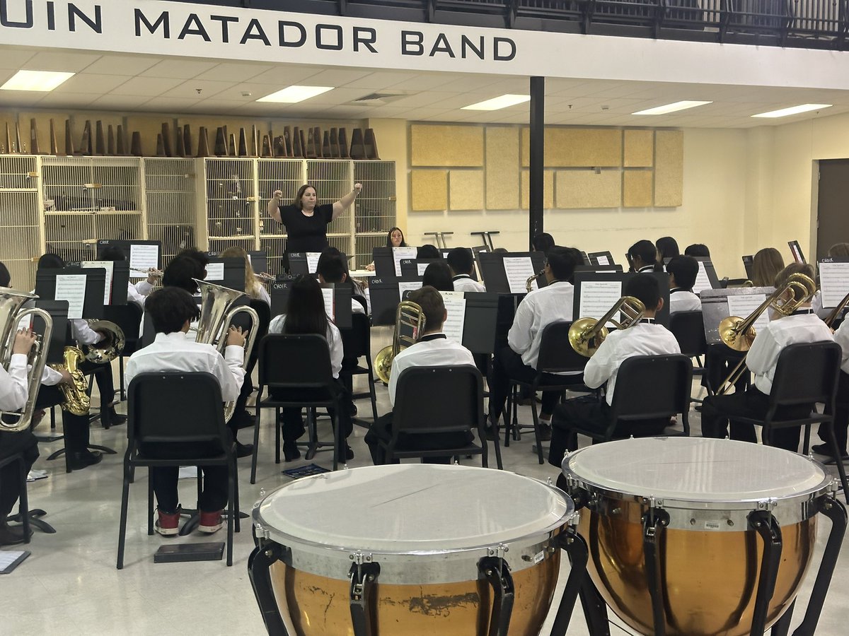 AJBtoroband's tweet photo. Honor and Symphonic band performed at our Pre-UIL evaluation today. Both bands received great feedback to help raise our performance to a superior rating! Thank you @MatadorBandSHS staff for a great contest!
#MusicforAll #ContestPrep #PreUIL
@AJBriesemeister @SeguinFineArts https://t.co/5tJlQGz23y