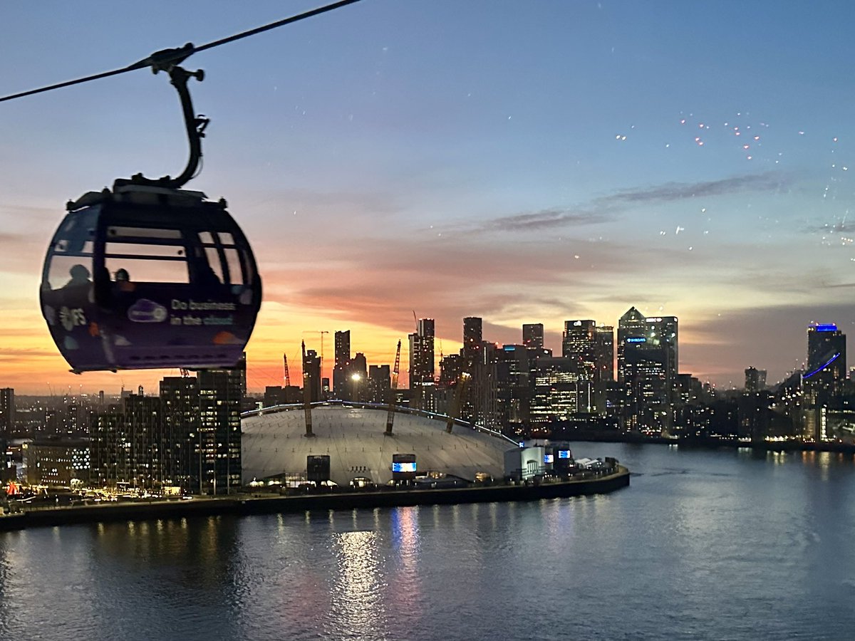 Midsummer_Ex's tweet photo. Love this photo, canโt wait to go back to London, my second home.
#synthfam #synthwave #retrowave #docklands #london #cablecar #londoncablecar #dangleway #riverthames https://t.co/CW0OodNna4