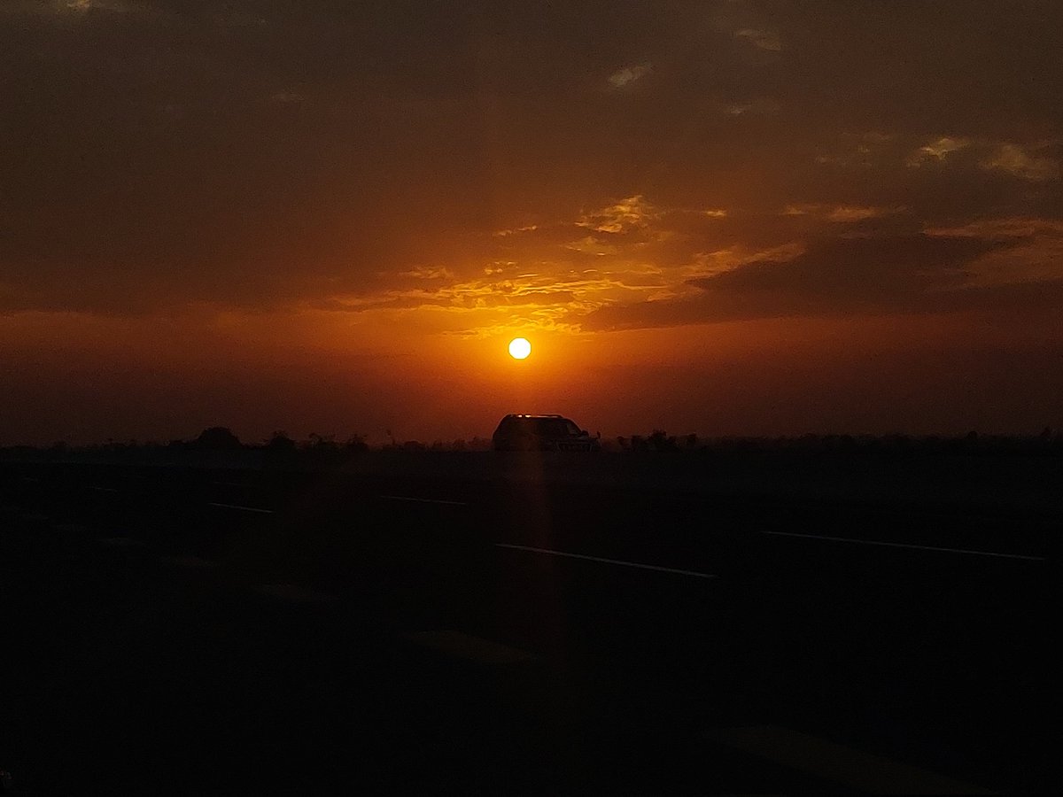 las_plagus's tweet photo. I have been wandering in the night for soo long......
Almost Forgot how beautiful the day used to be.....

On my way to capture more sunsets https://t.co/jcEl12QIN9