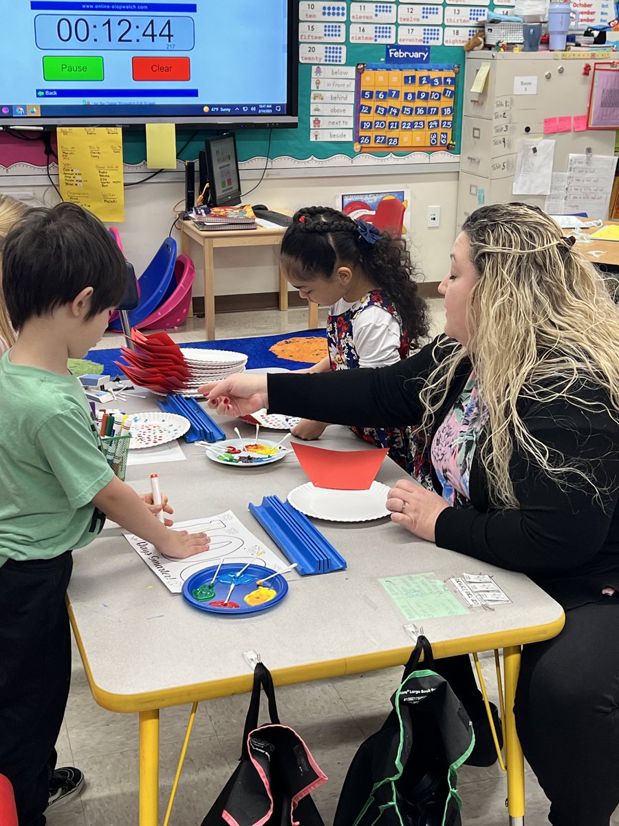 stackhousestars's tweet photo. 100th day celebrations in Kindergarten this week!  Thank you to our parent volunteers! https://t.co/2rn5fTSsT3