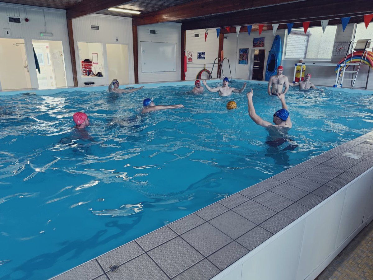 Academy_UWTSD's tweet photo. UWTSD ACADEMY OF SPORT | Day In A Life 🏃🏼♂️
👏🏻 Another busy week for our @Academy_UWTSD #StudentAthletes
🎓 Assignment #Deadlines
🏊🏻♂️ #PoolRecovery
📊 #Fitness testing
🤽♂️ #WaterPolo team building
⚽️🏉🏐 #Team training
📆 A day / week in the life of our students
#UppaSaints https://t.co/2gmDFqZAay