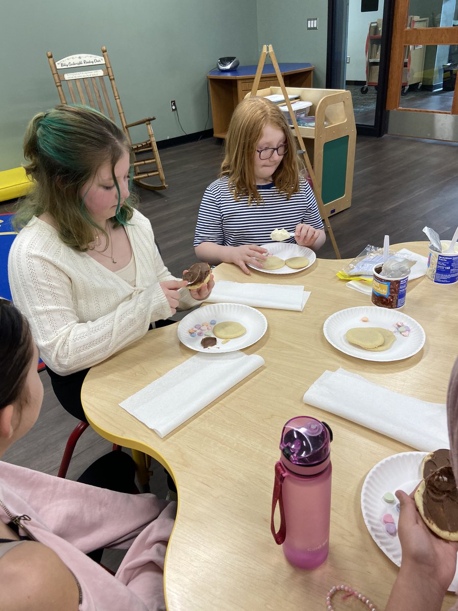 Rebecca Swander tweet media