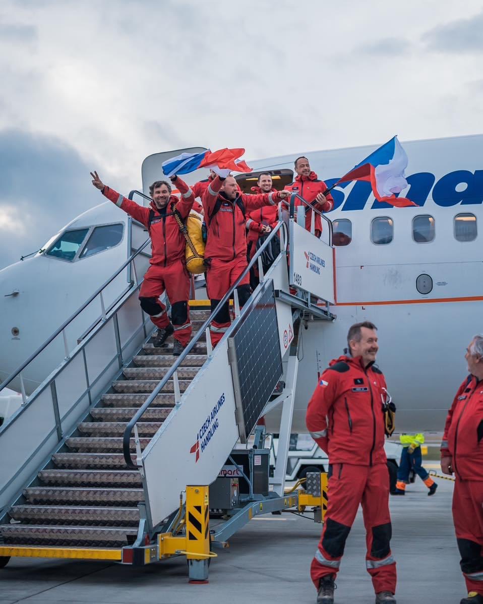 USAR tým doma!🇨🇿 Ze sutin po zemětřesení v Turecku vyprostili 78 mrtvých…
Děkujeme za vaši práci!🙏🏻👏🏼
<a href="/hasici_cr/">Hasičský záchranný sbor ČR</a>