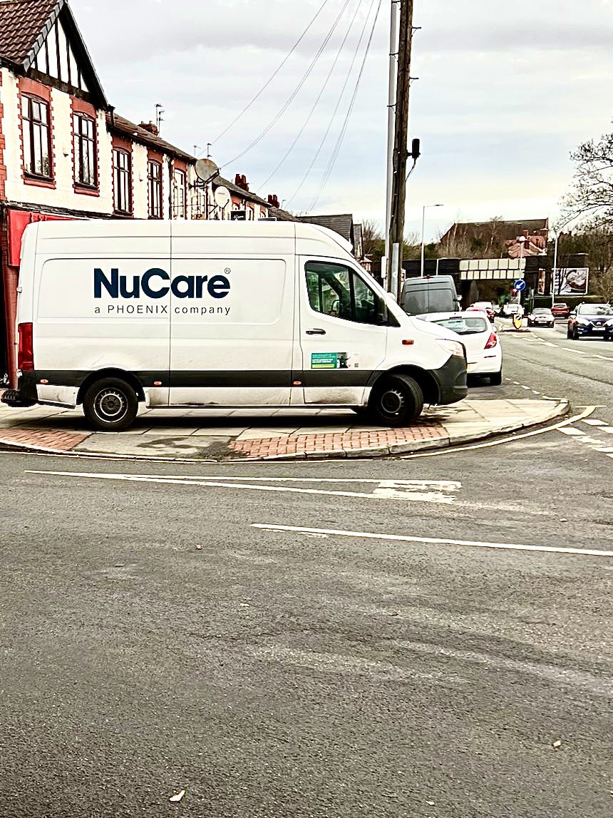 MerseyRoads's tweet image. Elderly people trapped in their own homes due to out of control dangerous parking impossible to go for a short walk Bebington 17Feb23