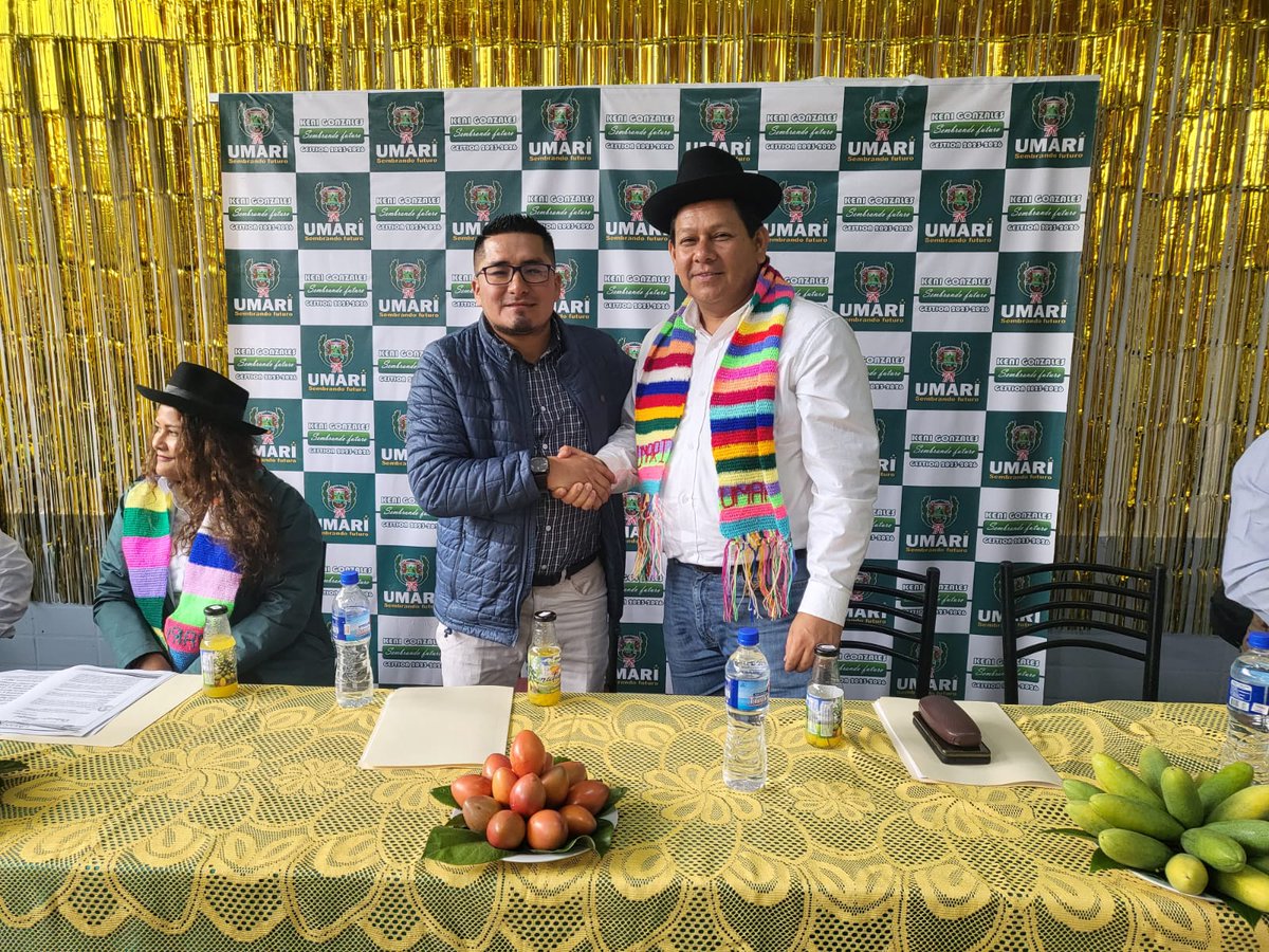 AGROIDEASPeru's tweet image. #AgroideasEnAcción 💪
✅[HUÁNUCO] El director ejecutivo de Agroideas, Jorge Amaya visitó a 9 Organizaciones Agrarias dedicadas al cultivo de papas capiro en el distrito de Umari, en la región de Huánuco.