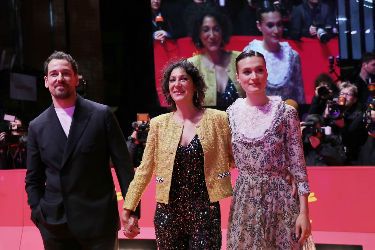 TheMatchFactory's tweet photo. 💫 Thank you so much Berlin! Take a look at these impressions from SOMEDAY WE'LL TELL EACH EVERYTHING premiere in Competition at @berlinale.
#Competition #Berlinale #Berlinale2023 #EmilyAtef #SomedayWellTellEachOtherEverything #MarleneBurow #FelixKramer https://t.co/Z8koE2IorM