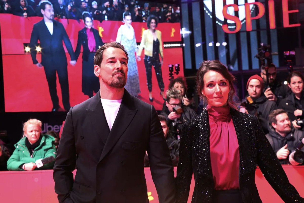 TheMatchFactory's tweet photo. 💫 Thank you so much Berlin! Take a look at these impressions from SOMEDAY WE'LL TELL EACH EVERYTHING premiere in Competition at @berlinale.
#Competition #Berlinale #Berlinale2023 #EmilyAtef #SomedayWellTellEachOtherEverything #MarleneBurow #FelixKramer https://t.co/Z8koE2IorM