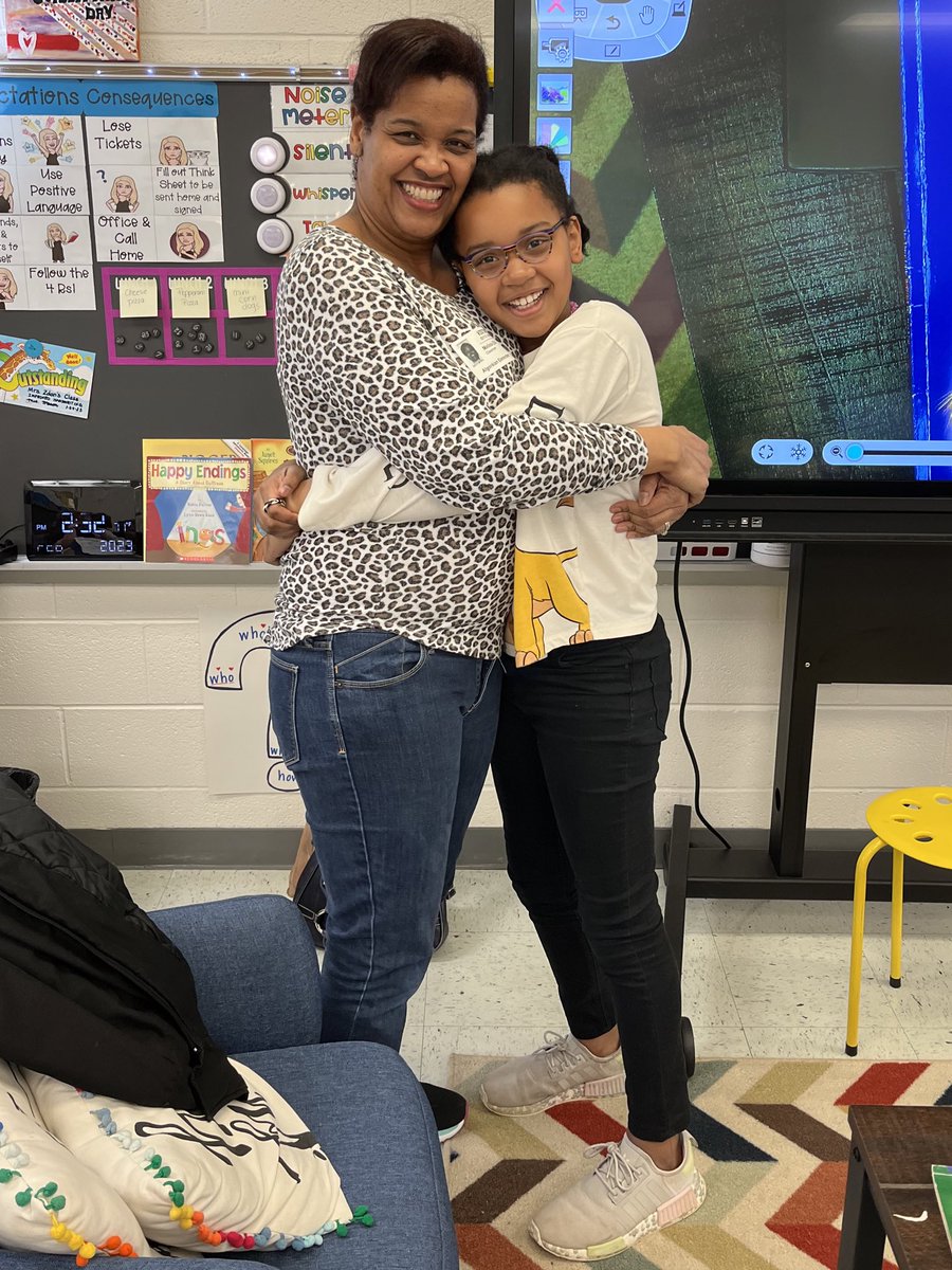 mrszdansclass's tweet photo. The birthday girl had a special surprise today when her mom was our mystery reader 🎈🎂🎂 https://t.co/irYJ5tEIzX