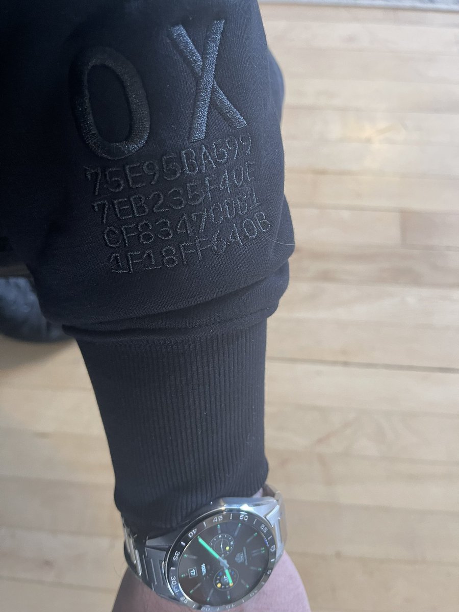 Cleeeeeeeeeeeean merch @psychedelic_nft 🤝 quality is off the charts 👏🏼