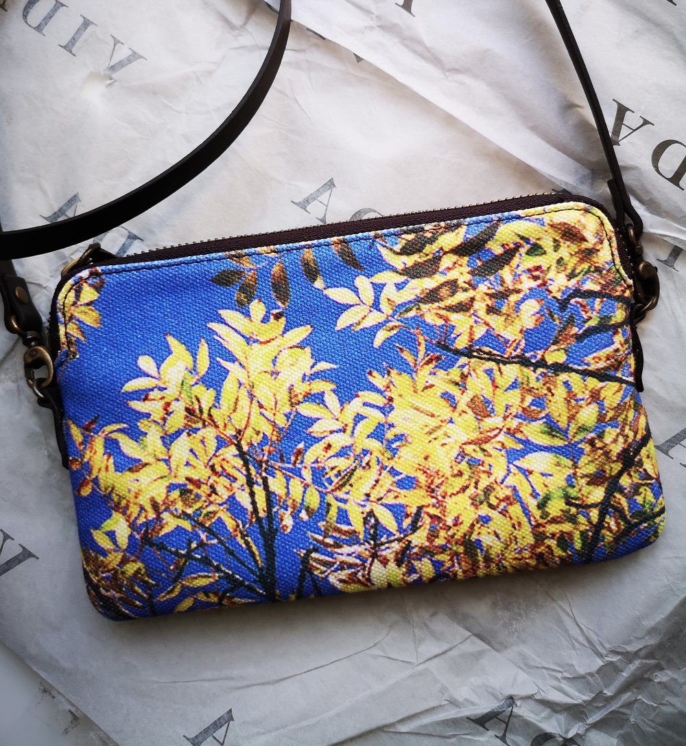 JustPotatoe's tweet photo. It's a beautiful thing. Charming clutch bag's arrived in time for Spring. ❤️
Designer Rebecca Harman at Shop Vida. 
@shopVIDA 

#fashion #shopvida #bags #smallbags #artist #handmade #consciousfashion #gifts https://t.co/o8LM5Ro30c