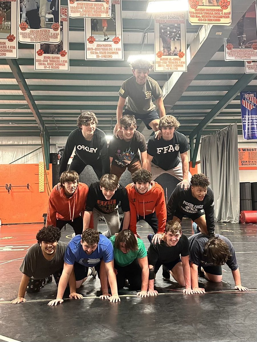 PfhsTiger's tweet photo. #GoTigers Sectional is this weekend! 
106-Ques Zeglen 
120-Adam Perez 
126-Andy Cable 
132-Lukas Pratt 
138-Josiah Kelly 
145-Ayden Hood 
152-Dawson Trentham 
160-Wyatt Howard 
170-Herbert Little 
182-Dylan Jackson 
195-Aiden Howard 
220-Enrique Perez 
HWT-Caleb Wolfe https://t.co/DeGR9RxDfE
