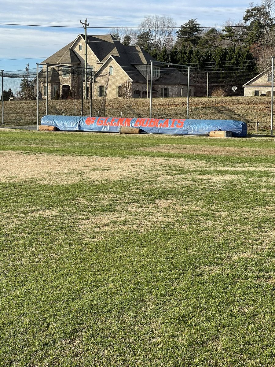 ghscatbaseball's tweet photo. Tarp crew pull in 15-20 mph winds. Great job getting it rolled up and ready for practice after an inch of rain!  #overcomeit #getafterit https://t.co/jMT76wyMxg