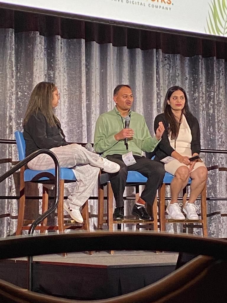 Amazing session on personalizing your payments experience with the wonderful <a href="/MuditaTiwari09/">Mudita Tiwari</a> and Nitu Walker. <a href="/MagentoAssoc/">Magento Association</a> <a href="/MeetMagentoFL/">Meet Magento Florida</a> <a href="/AdobeCommerce/">Adobe Commerce</a> <a href="/PayPal/">PayPal</a>