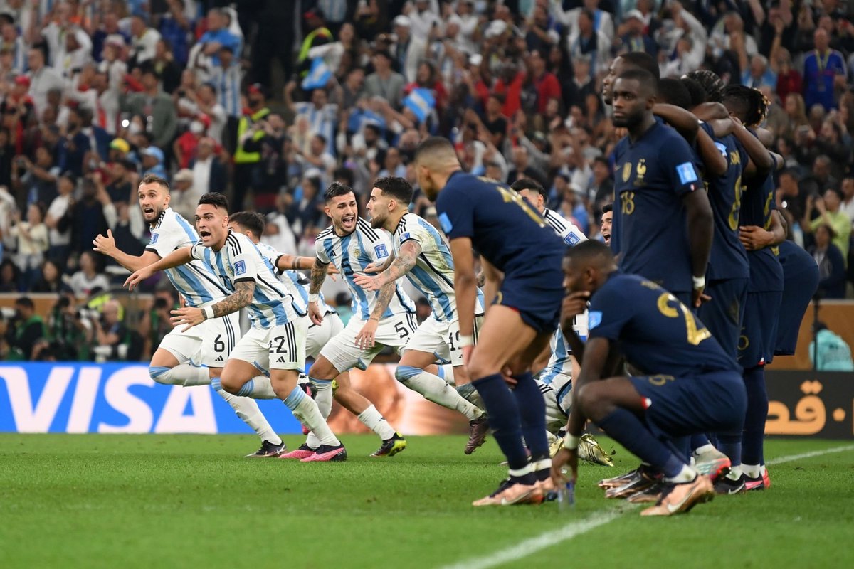 porquetendencia's tweet photo. "2 MESES":
Porque se cumplen dos meses desde que la Selección Argentina derrotó a Francia y ganó el Mundial #Qatar2022 https://t.co/h0FZmrZtnT