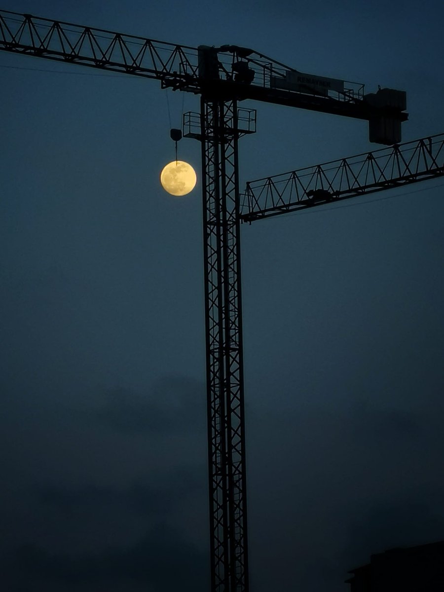 Así se mueve la luna?