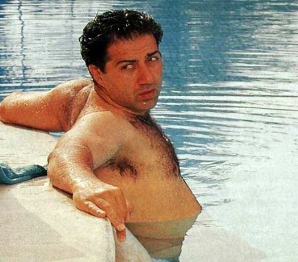 #SunnyDeol 
Photos from the old magazine  #water  @iamsunnydeol #BollywoodFlashback

@lovebollik  Thanks for the pics  🤗🙏