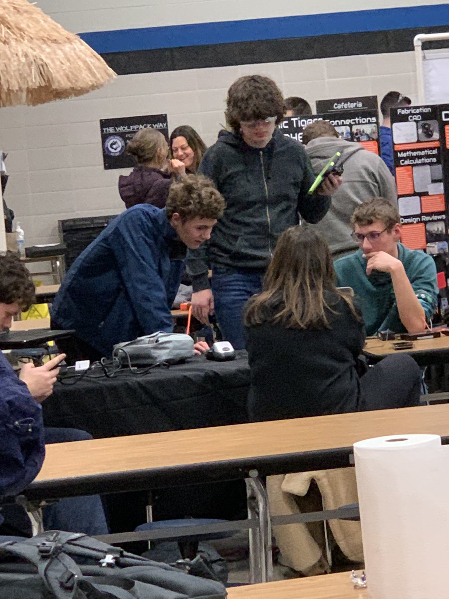 EDDIE! just wow! 

Not only did he read and prepare for his FTA role tonight, he helped a team struggling with their software. He coached them through the process so they were ready for inspection 

#alwaysafriend #rockstar #morethanrobots <a href="/frc7460/">Avi & Friends FRC 7460</a> <a href="/FIRSTweets/">FIRST</a>