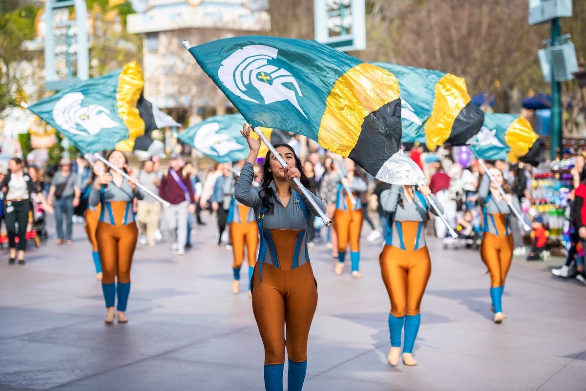 MrMagallon's tweet photo. DSR @Disneyland Performance 2023 

#marchingband #disneyland #disney100 https://t.co/B1f8Qx3rxx