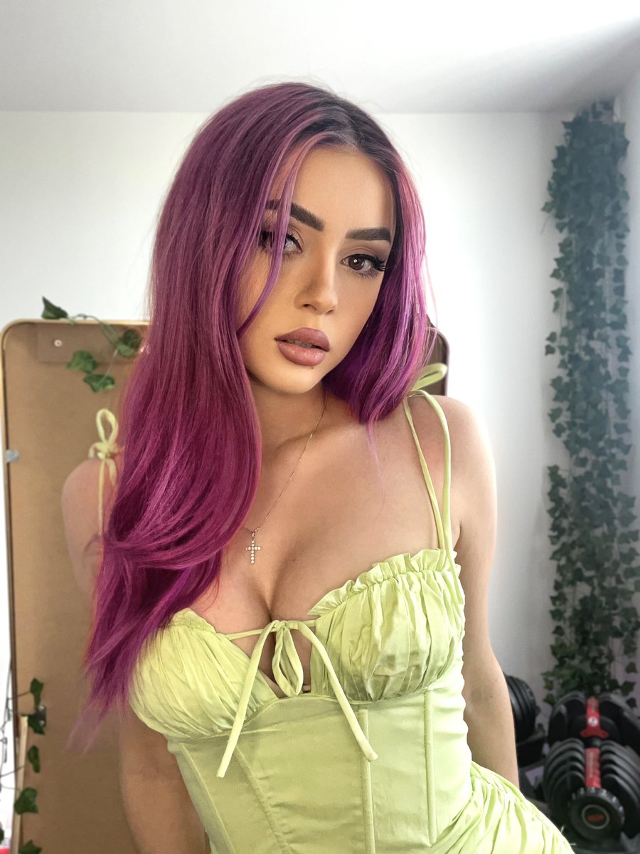 AngelMelly's tweet image. yes or no?