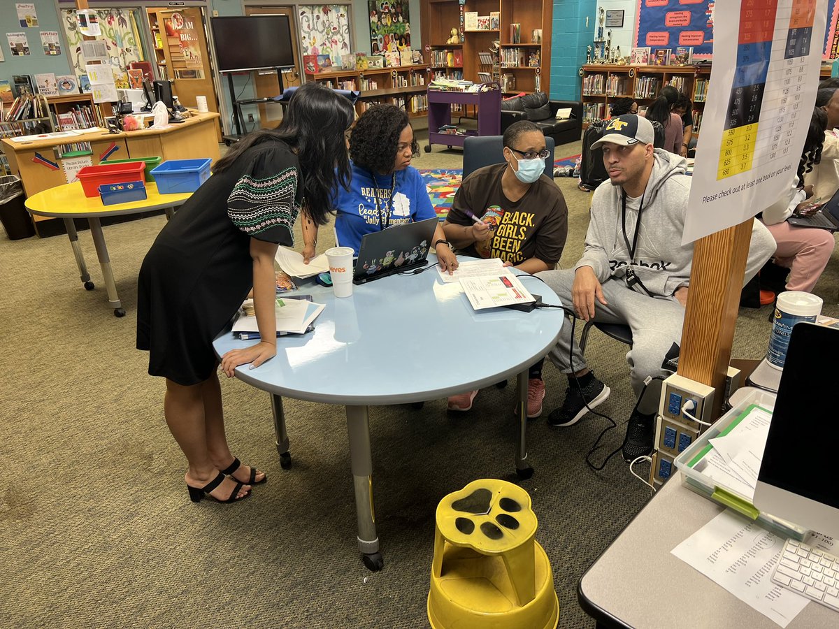 Started the day off right with a meaningful conversation about our students’ data. Our student centered “ScenOreos” were also a big hit!