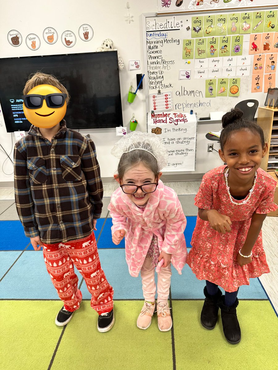 MrsEdmonds2nd's tweet photo. We’re 100 days smarter! Happy 100th day of school! @AbingdonGIFT https://t.co/Te6H721fBD