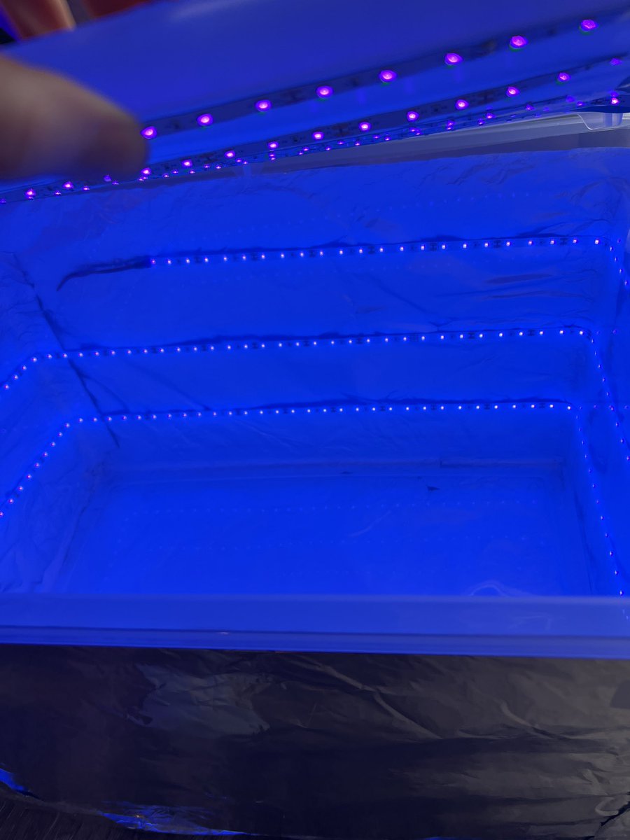 made a UV box for retrobrighting!!