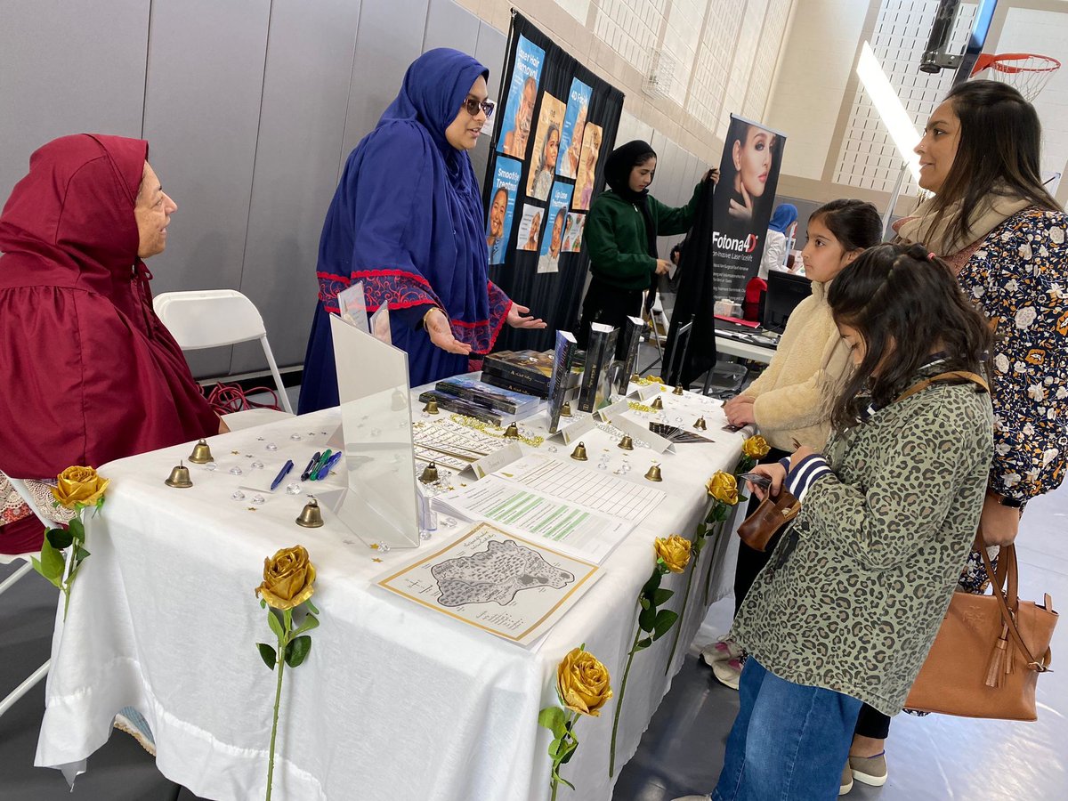 Bohras_USA's tweet photo. Our very own #DawoodiBohra author Amena Jamali of @CityOfMcKinney - who writes epic spiritual, political, &amp; military tales - was honored to attend Khadija Expo, a fair organized by the Islamic Association of Allen, Texas, to showcase talented Muslim women entrepreneurs. https://t.co/yCrxVg2jpx