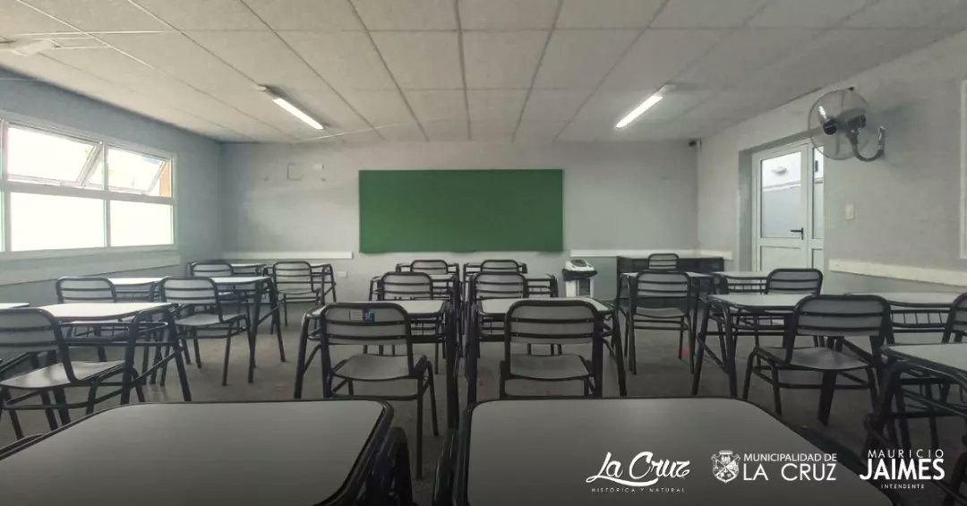 MUNILACRUZ's tweet photo. 📚
-.
Estamos trabajando en el acondicionamiento  de nuestras instituciones educativas para recibir a su comunidad muy pronto.
-
📍 Pintura de aulas e instalaciones de paicor.
📍 Reparaciones.
📍Desmalezado de espacios verdes.
📍Desinfección.
-
@MAURICIOSJAIMES https://t.co/evPrBoIdjG