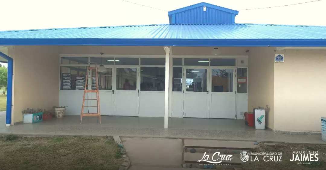MUNILACRUZ's tweet photo. 📚
-.
Estamos trabajando en el acondicionamiento  de nuestras instituciones educativas para recibir a su comunidad muy pronto.
-
📍 Pintura de aulas e instalaciones de paicor.
📍 Reparaciones.
📍Desmalezado de espacios verdes.
📍Desinfección.
-
@MAURICIOSJAIMES https://t.co/evPrBoIdjG