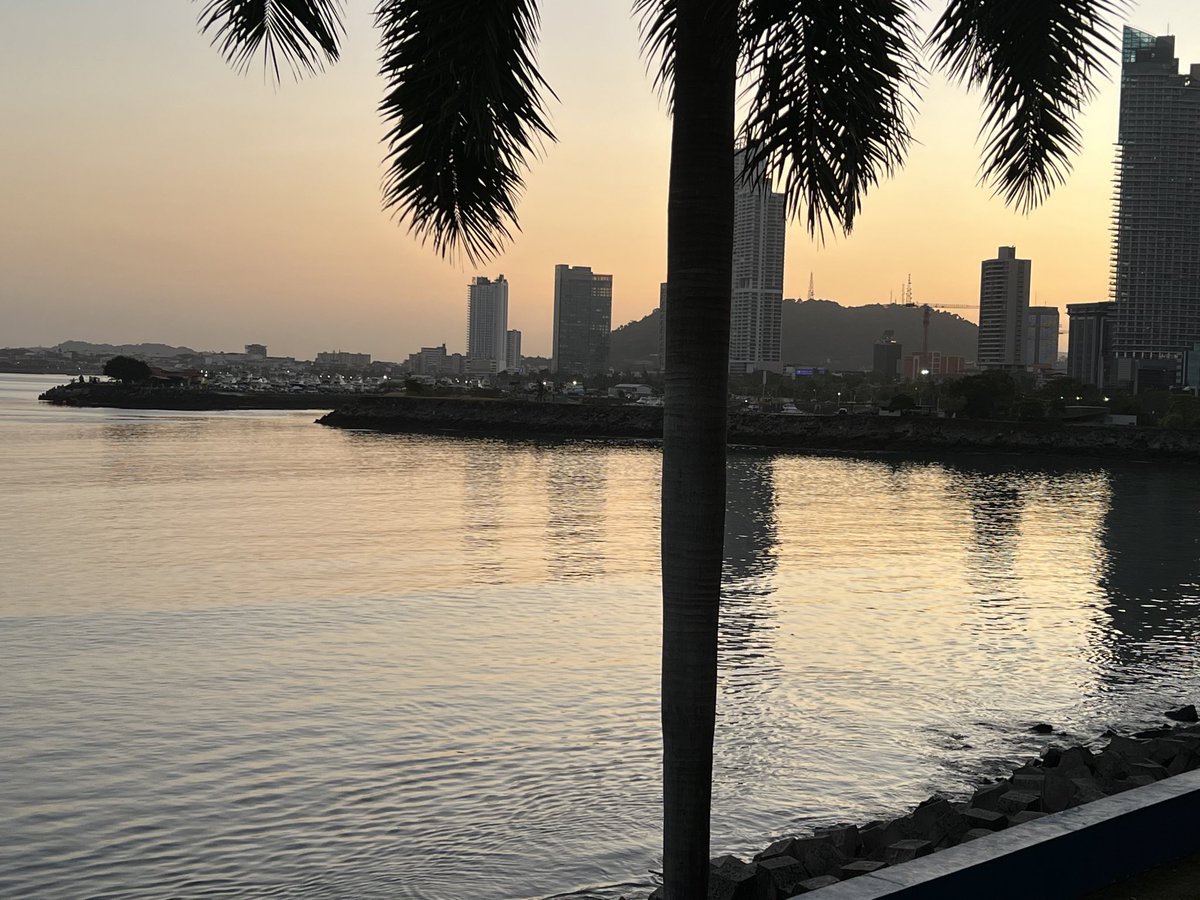 Sunset in Panama City, Panama. <a href="/LassMike/">Mr. Pigweed ©️</a>