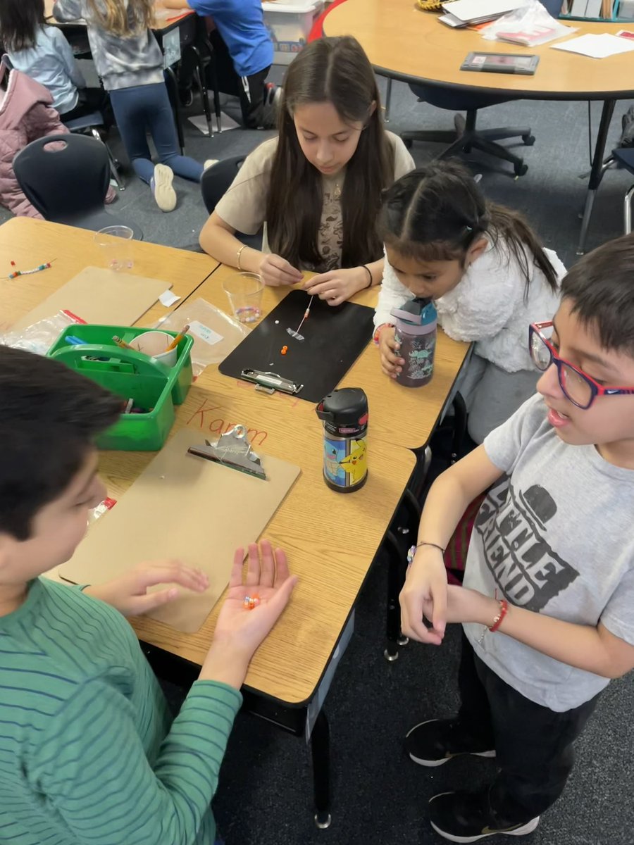 Dkeller_sd54's tweet image. This week Team 132 had the best time making buddy bracelets with our Pack Pals! Check out these kinder/ 5th grade jewelry collaborations😍 #weare54 #buddyclass