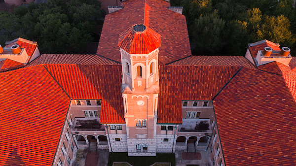 Are you planning on attending a Ph.D. visiting weekend? Check out Carly Graverson's Ph.D. visiting weekend guide to help you prepare for your visit. Read more here: ow.ly/83WF50MW1VJ