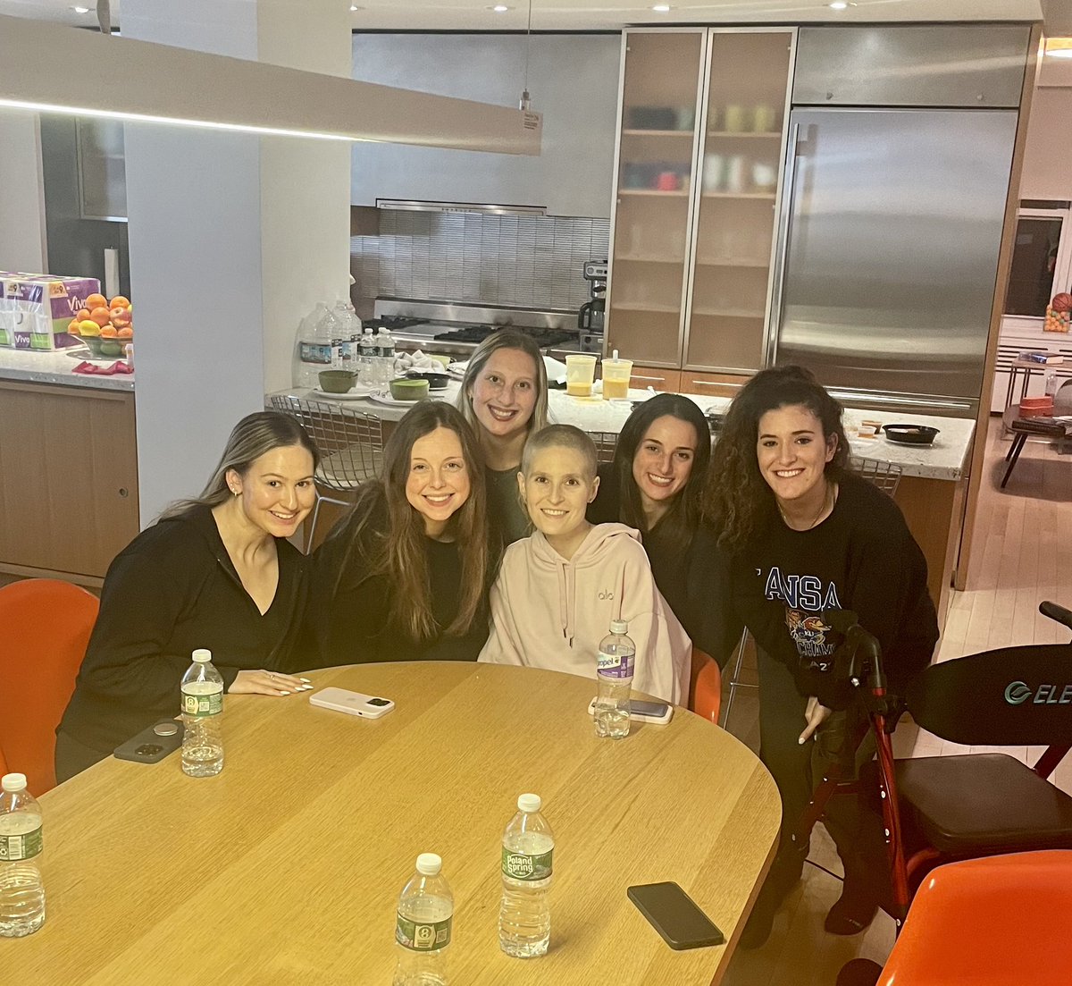 jillfeldman4's tweet photo. My daughter Shae Feldman and friends designed a t-shirt (link below) to honor their friend Hallie and remind her that she is not alone - and that nothing, not even cancer, can defeat the human spirit ❤️💪 #fuckcancer 

https://t.co/VBSzBJt0Fd https://t.co/A3NiQwz2KX