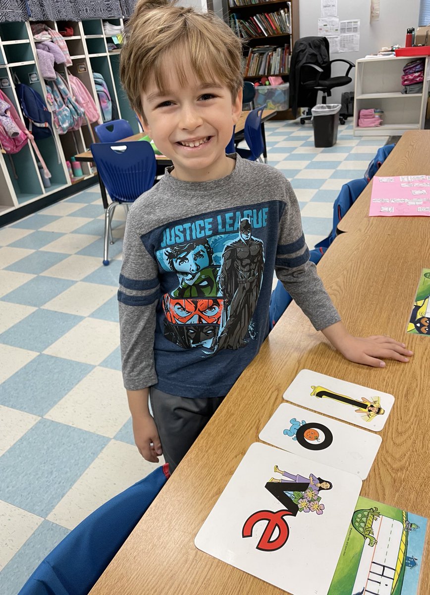MissHKinder's tweet photo. Feeling the love in kindergarten! 💕 https://t.co/JLI5ETDi7y