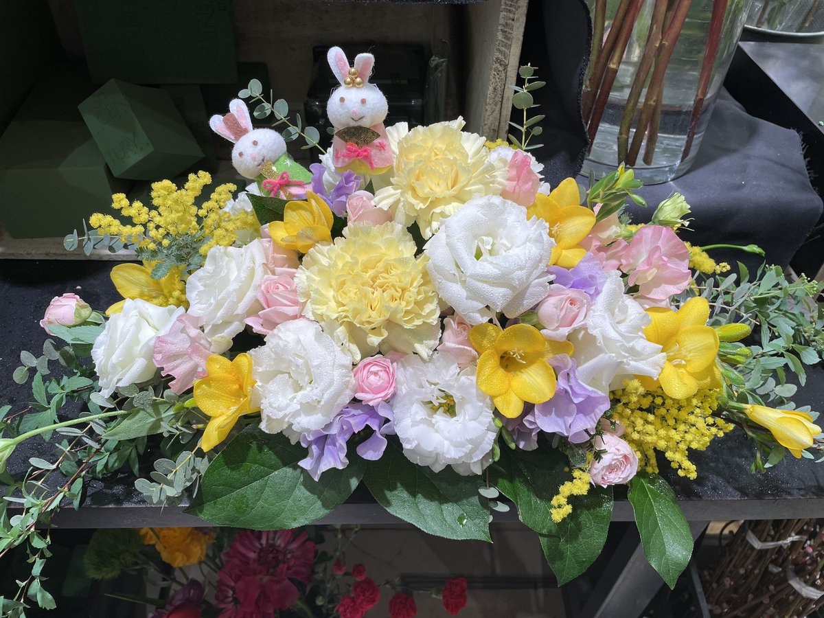 aichild1's tweet photo. ミモザの入ったひな祭りアレンジ
#フラワーアレンジ
#ミモザの日 https://t.co/BApfT6uoxX