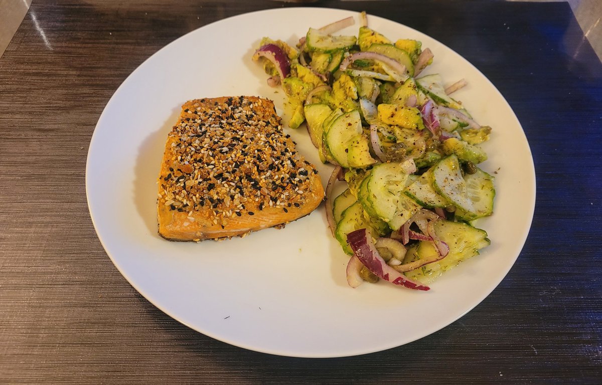 basenjimomcom's tweet photo. RT @Phoenix0317: "Everything Spice" Crusted Salmon with Avocado, Cucumber & Caper Salad
#everythingspice #Salmon #avacado #Cucumber #redonions #Capers #chefathome #homechef #foodie #mediterraneandiet #healthyeats #goodeats #tasty #cookingathome #homecoo… https://t.co/Z0F7l5ogxn