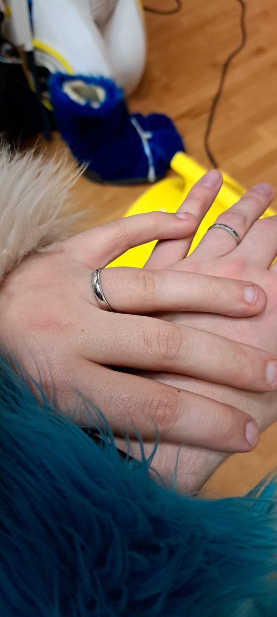 CorentinWolf's tweet photo. Omg omg omg @SpliteWh said yes !!! WE ARE ENGAGED ! https://t.co/QIfrcPkig9