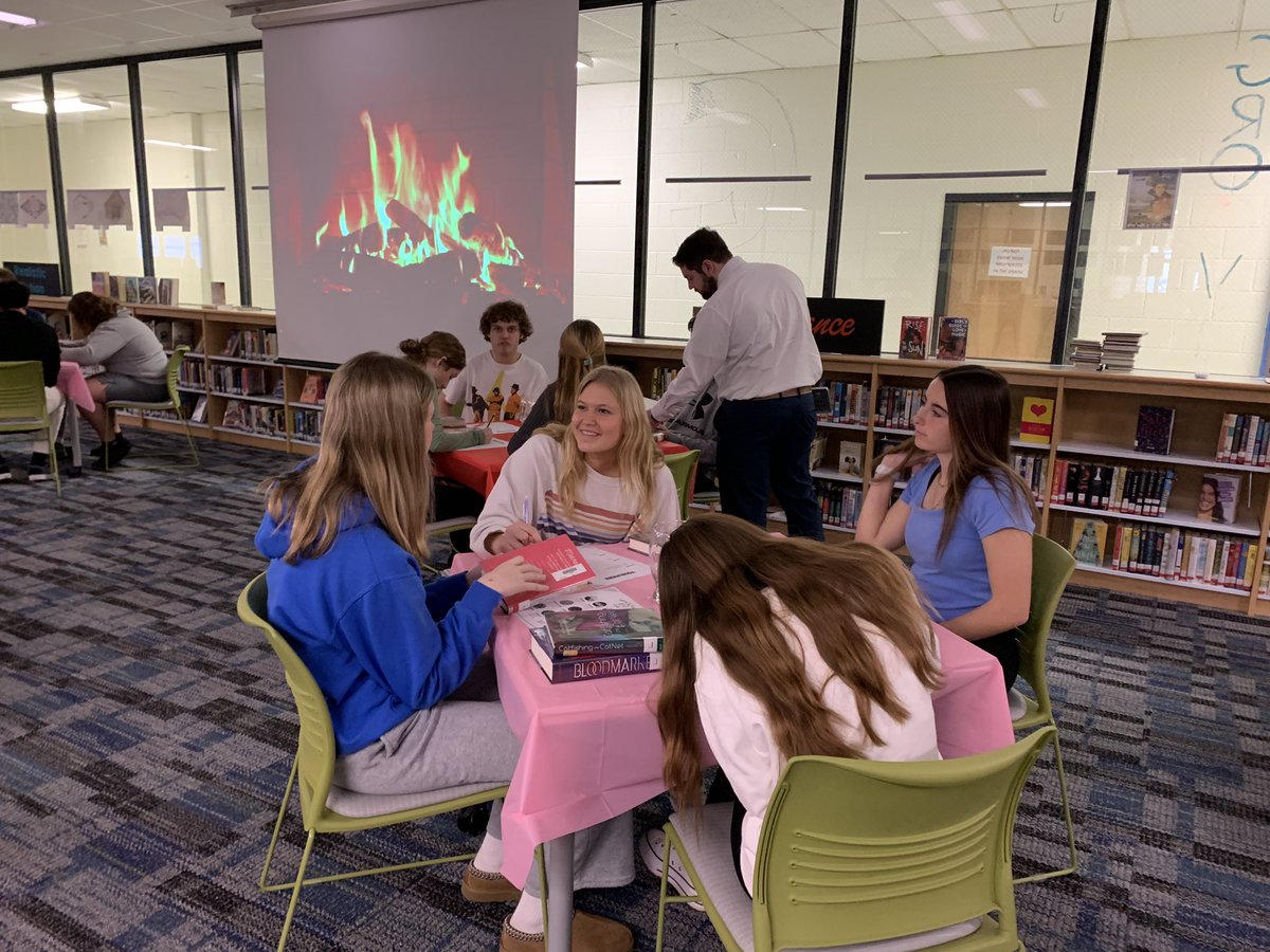 HattieGarrow's tweet photo. Shoutout to @stephyoung757 and @kypatton for inspiring us at the @VAASL conference! #booktasting @OfficialSHSPack @PackerLibrary https://t.co/kGOVI5nj1L
