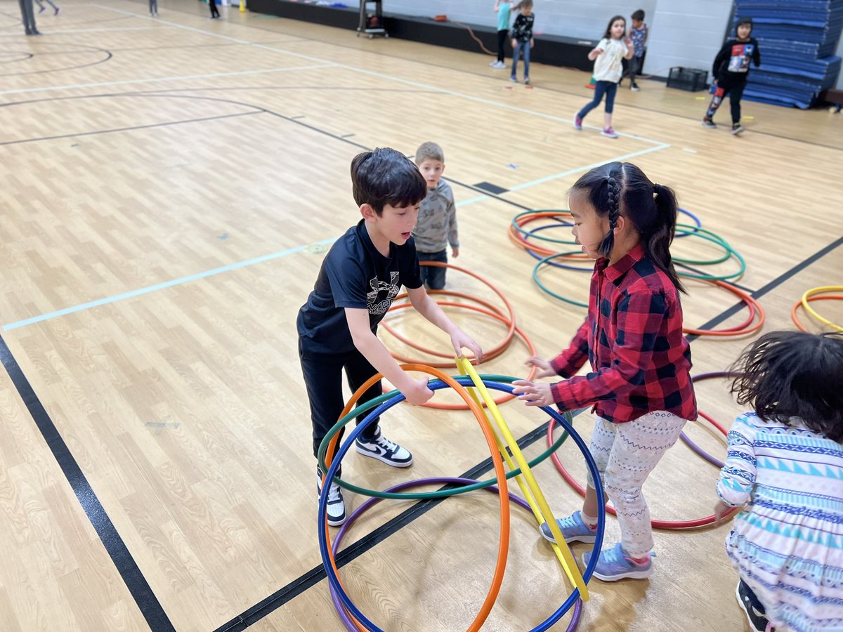 forestvistape's tweet photo. 1st grade station fun https://t.co/hvbupM7RVj