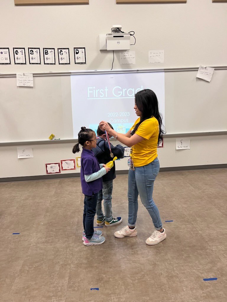 cperez_phe's tweet image. The best place to Bee 🐝 @PurpleHeart_ES #TeamSISD #MathBee 
Our Heroes showed off what amazing mathematicians they are 💜
Thank you so much @PCamarillo_PHE @dmorrison_PHES for helping and encouraging our kiddos today! ✨