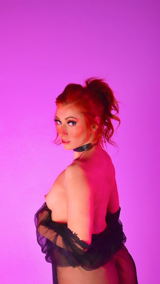 RedheadRyley's tweet photo. #greeneyedgirl #sexystare #ittybittycommittee #nudemodel #onlyfans_girl #followme #submisive #fetish #RedHeadedWoman #redheads #redheadgirl #gingerslut #redheaded #GingerHair #redheadsdoitbetter #redheadroyalty #spoiled #gfe #dancer #poledance #MoneyTalks #payme #Dmsopen https://t.co/sRp2AWKIpK