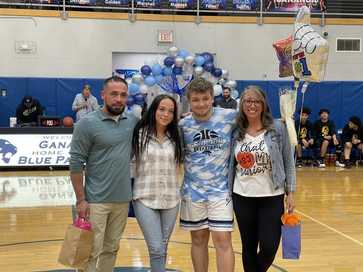 JackiMader's tweet photo. Varsity basketball senior night! Congratulations to Cohyn, Isaiah, and Kyle! 💙🐾💙@WeAreGananda @GHSAthletics1 @GanandaRACHS https://t.co/W2467jsOa5