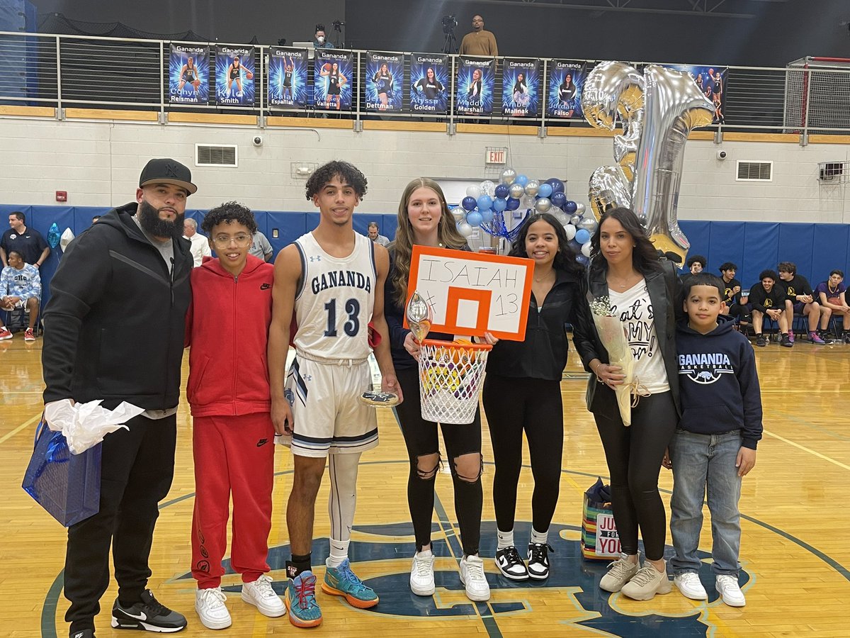 JackiMader's tweet photo. Varsity basketball senior night! Congratulations to Cohyn, Isaiah, and Kyle! 💙🐾💙@WeAreGananda @GHSAthletics1 @GanandaRACHS https://t.co/W2467jsOa5