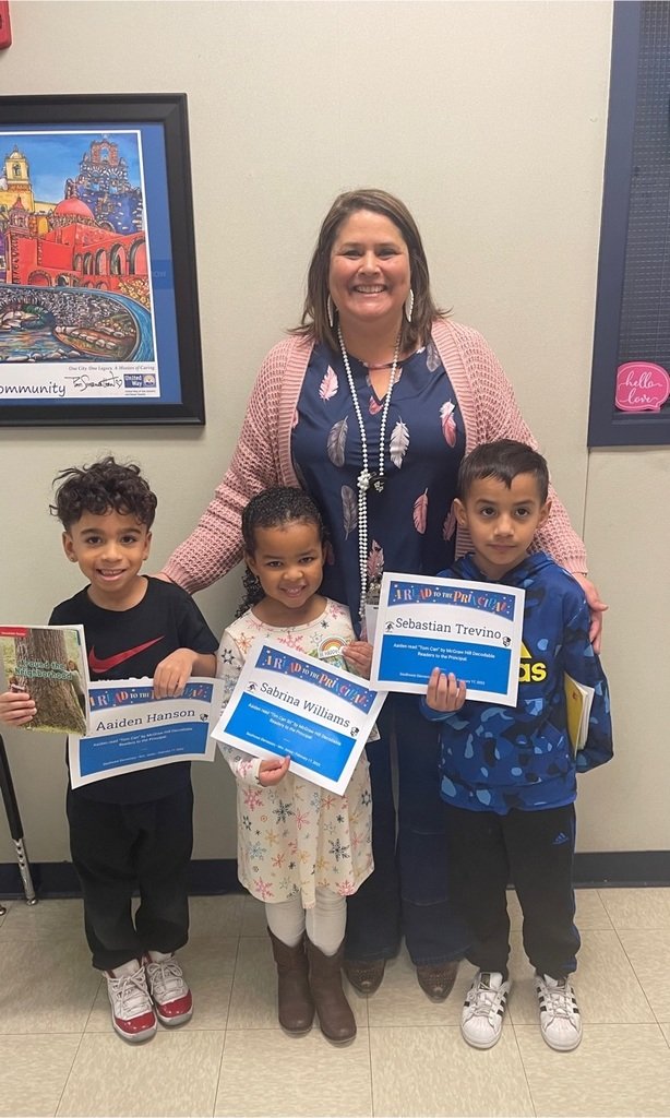 swisd_swe's tweet photo. Kindergartners reading to the Principal. Mrs. Jones is so proud of all our young readers!!! 👏🏻
#RootEdSWE https://t.co/1cP2eGL8yZ