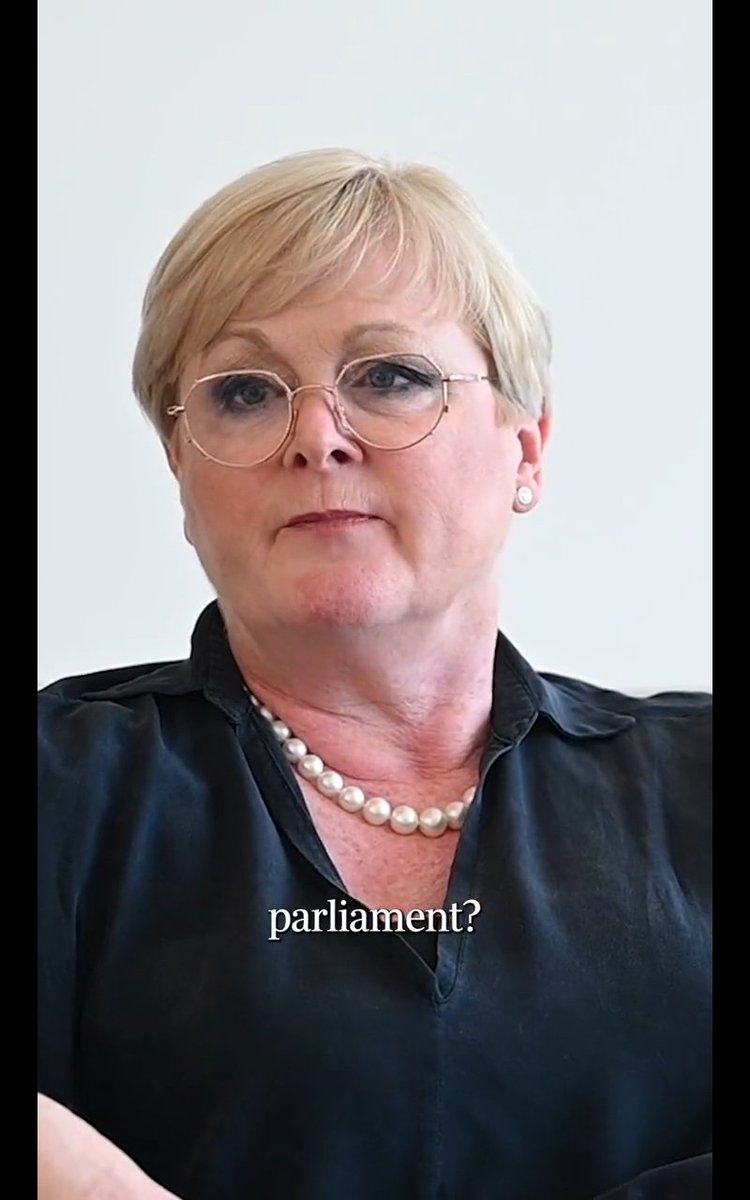 💧Quad33🕯️ on Twitter "RT sacarlin48 Reynolds asks the question of Australians " What do you